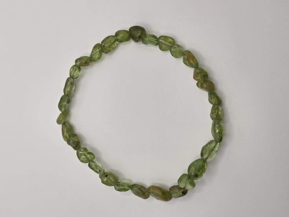 PULSERA OLIVINO PIEDRAS IRREGULARES