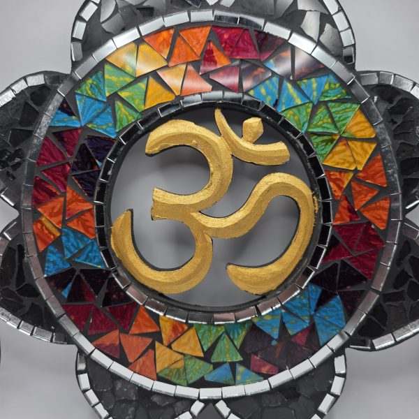 colgador de pared ohm y mandala de cristales 30cm