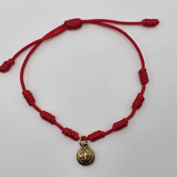 Pulsera 7 Nudos con Dije San Benito Dorado