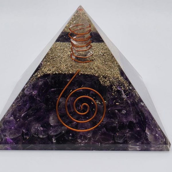 Pirámide Orgonita Amatista con Espiral de Cobre